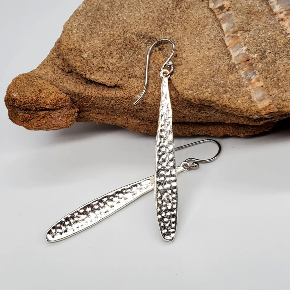 Free People jewelry Silver 925 Dangling Earrings Teardropvery light